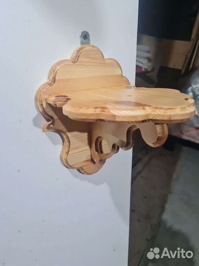 Деревянные полочки для цветов