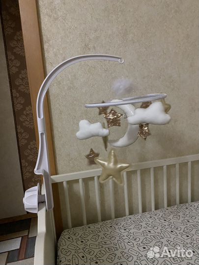 Продам мобиль на детскую кроватку