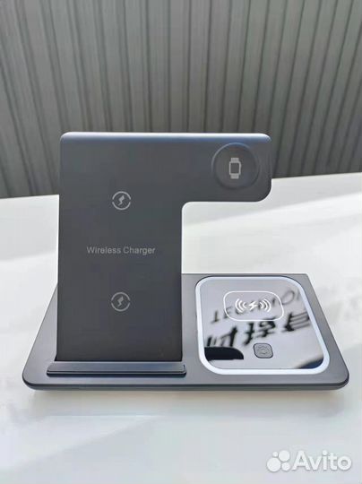 Беспроводная зарядка для iPhone 3 в 1