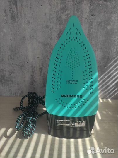 Утюг redmond 252