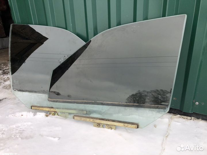 Боковое стекло ваз 2110