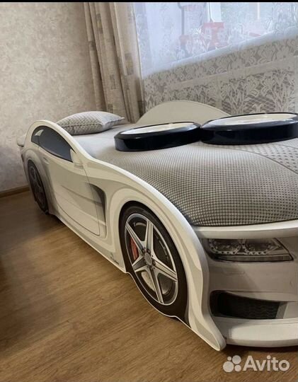 Кровать машина