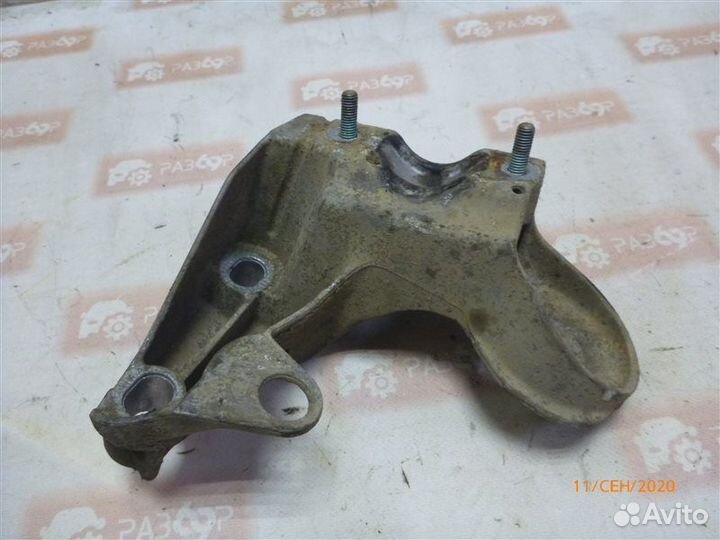 Кронштейн Volkswagen Passat B5 AHL 1998