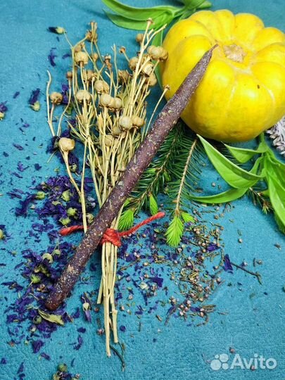 Магическая восковая свеча. Красная 