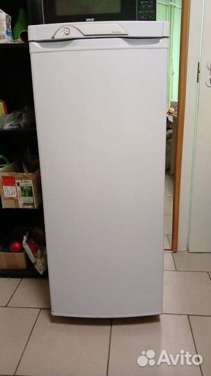 Холодильник бу маленький без морозилки
