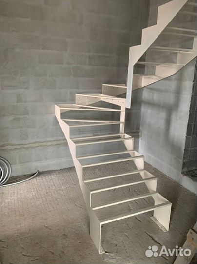 Перила деревянные для лестниц