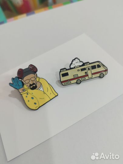 Броши, значки-пины