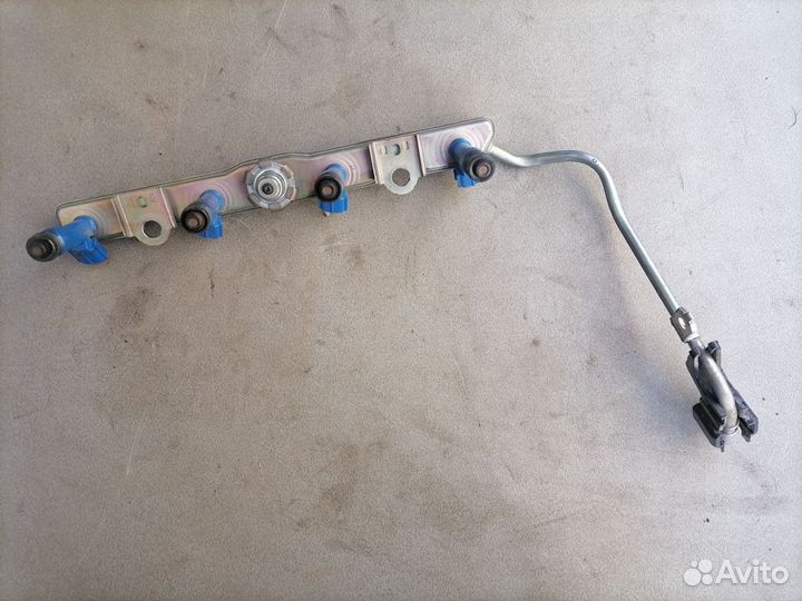 Рампа в сборе с форсунками Toyota 23250-21040