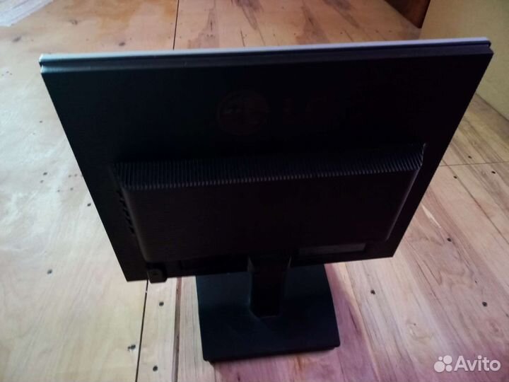 Монитор LG flatron L1919S