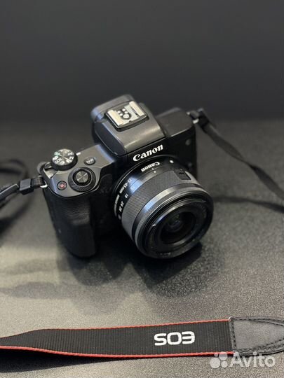Фотокамера Сanon М50