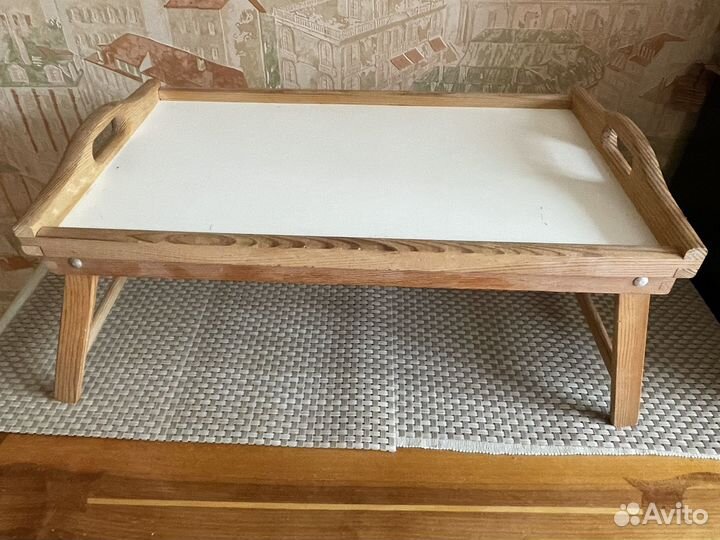 Поднос сервировочный на ножках