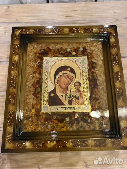 Икона янтарная. Икона из янтаря