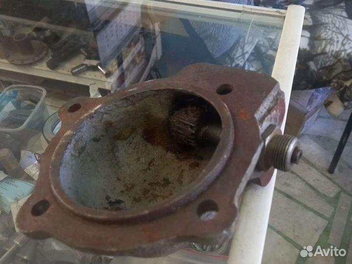 Крышка переднего подшипника разд короб урал