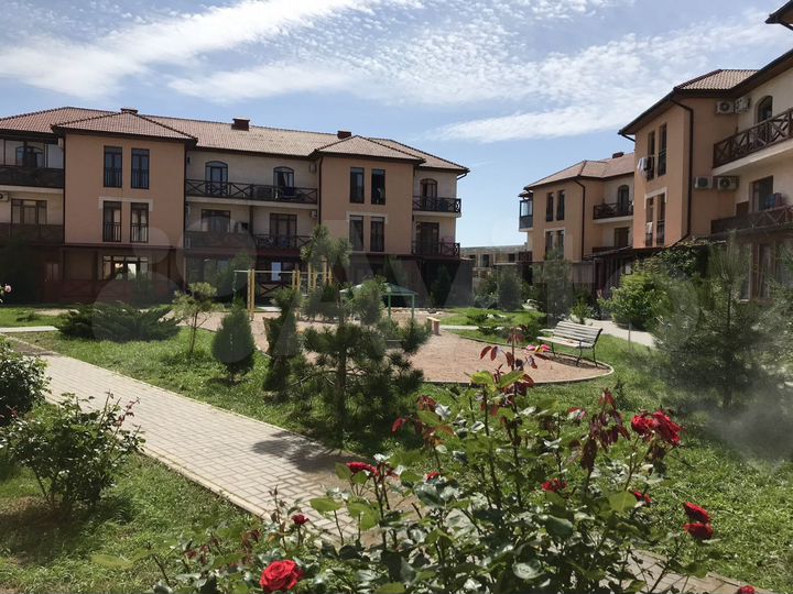 2-к. квартира, 100 м², 1/3 эт.