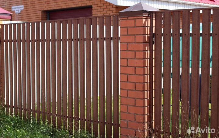 Забор из евроштакетника цена качественно
