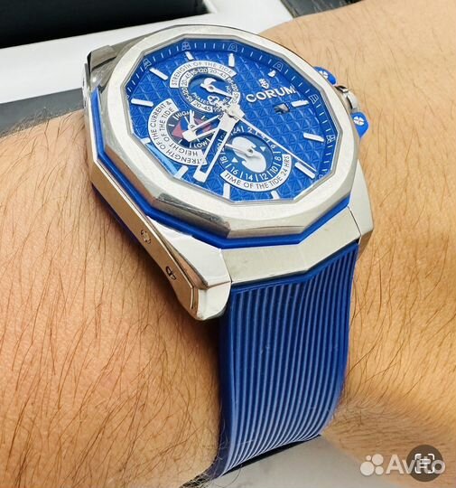 Часы corum
