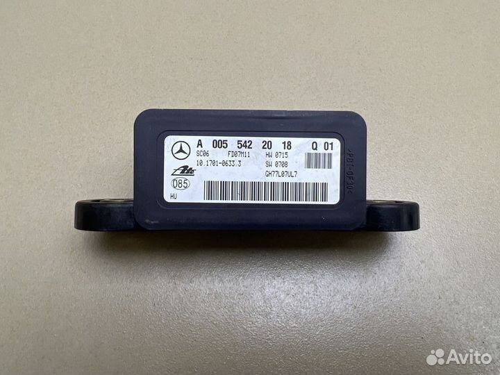 Датчик ускорения Mercedes A0055422018