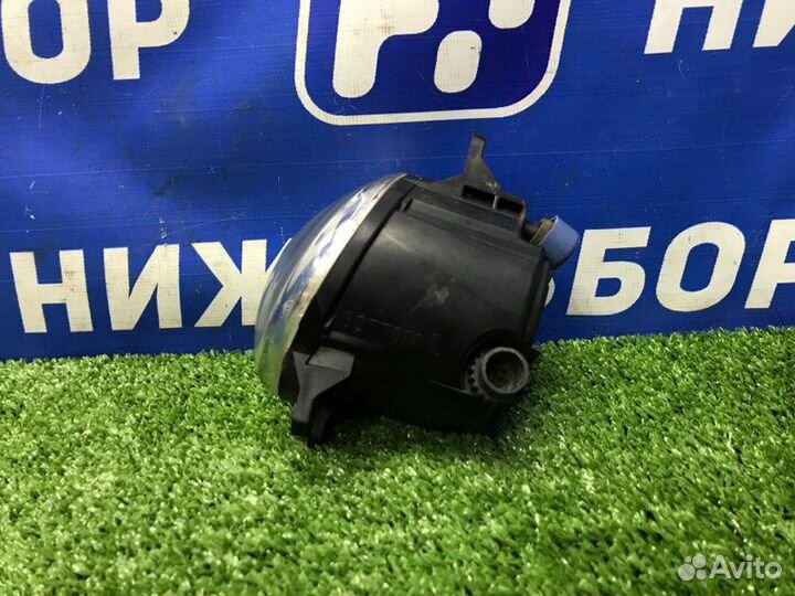 Фара противотуманная передняя левая Toyota Land