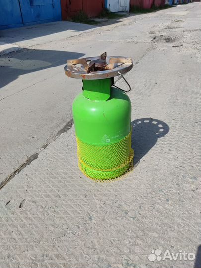 Новый газовый баллон с горелкой