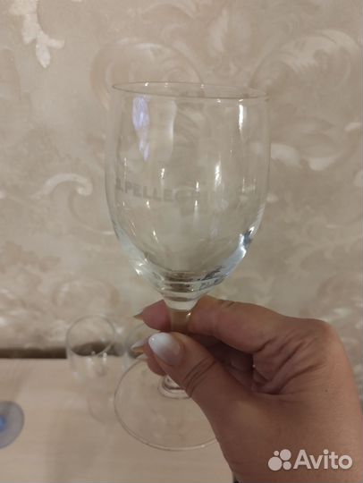 Бокалы и стакан