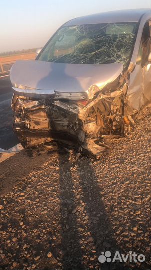 Toyota Noah 2.0 CVT, 2007, битый, 290 000 км