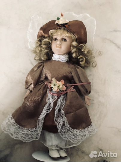 Кукла фарфоровая коллекционная