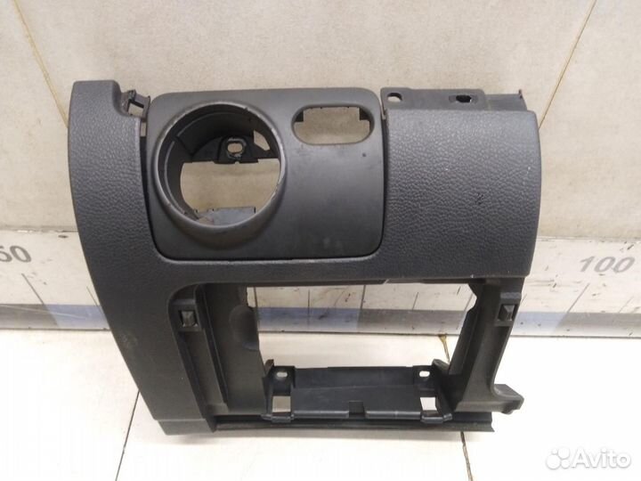 Накладка (кузов внутри) Golf V 2003-2009