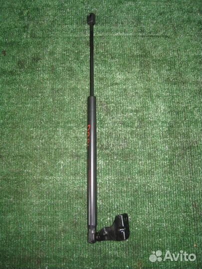 Амортизатор заднего стекла KIA Sportage 2 (KM) 20