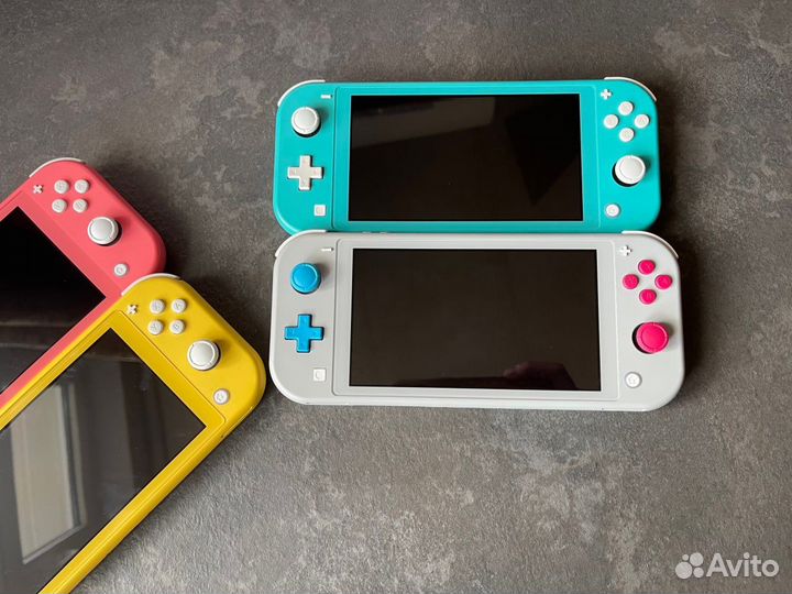 Nintendo Switch Lite и 210 + игр