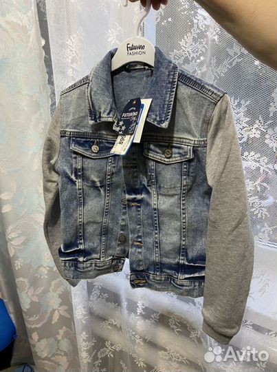 Новая джинсовая куртка