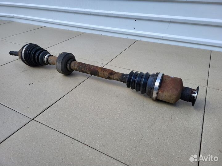 Привод передний правый Renault Logan