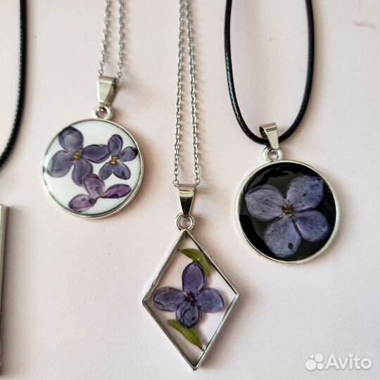 Кулон с сиренью