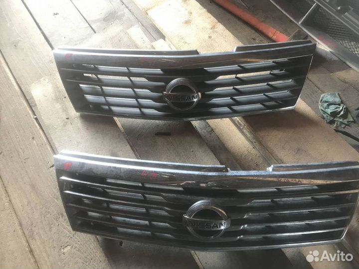 Решетка радиатора Nissan Liberty / Prairei 12