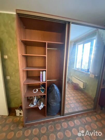 Шкаф купе с зеркалом