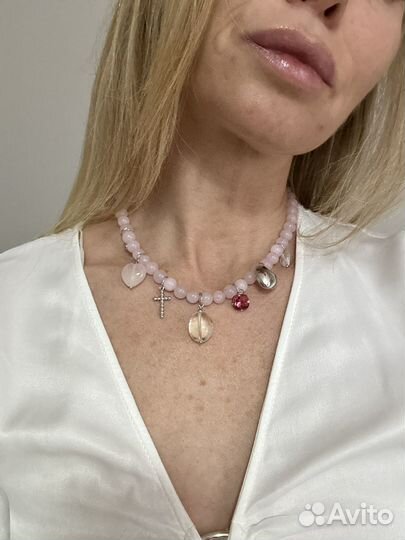 Колье из розового кварца
