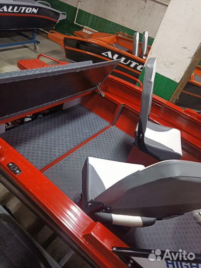 Моторная лодка