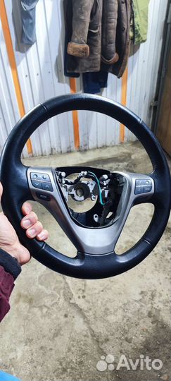 Рулевое колесо toyota avensis T270/verso