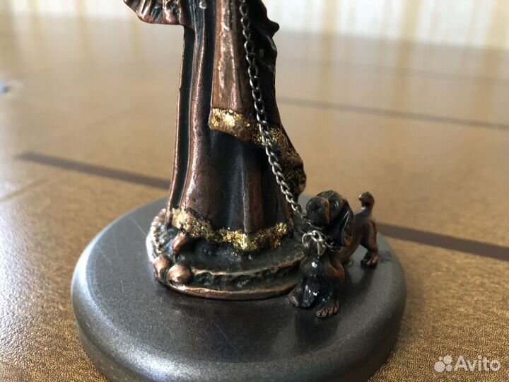 Коллекция фигурок из металла 