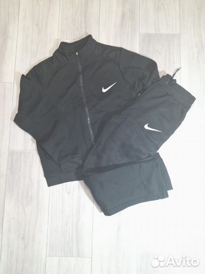 Спортивный костюм Nike