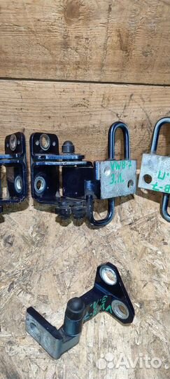 Петля двери Volkswagen Passat B7/B6