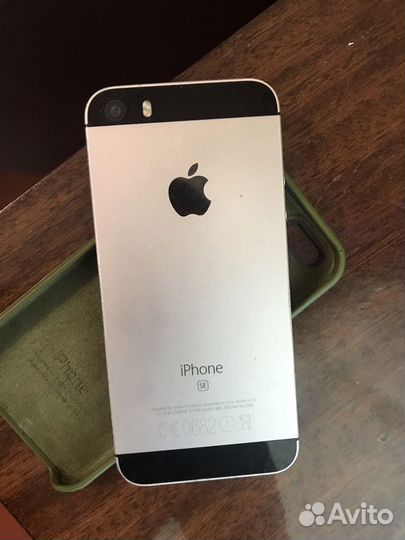 iPhone SE, 64 ГБ
