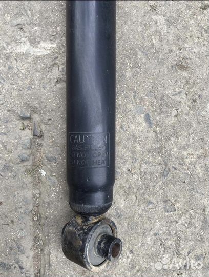 Амортизаторы задние toyota prius 30