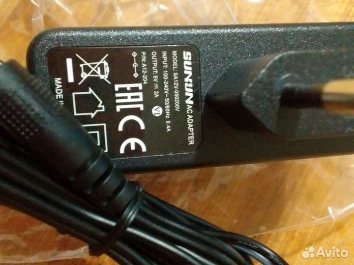 Блоки питания 5v 2A штекер (3.5на1.35)