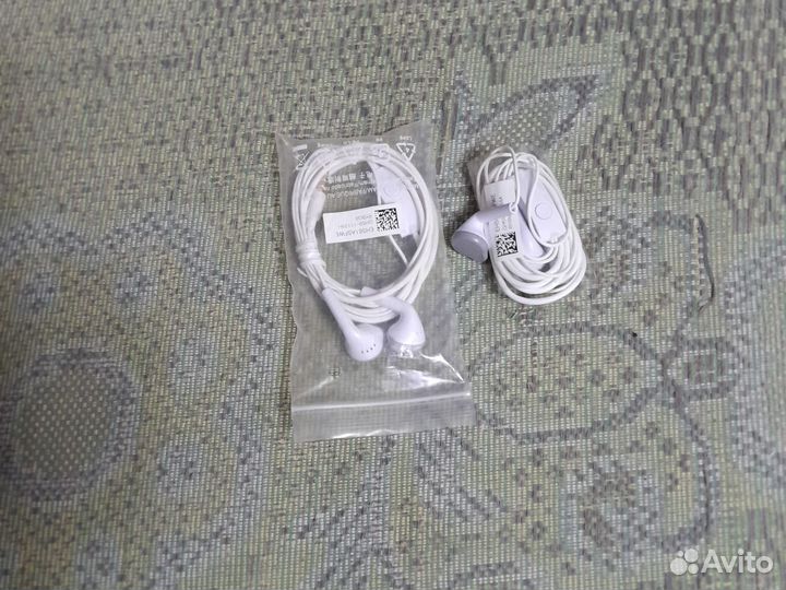 Наушники новые