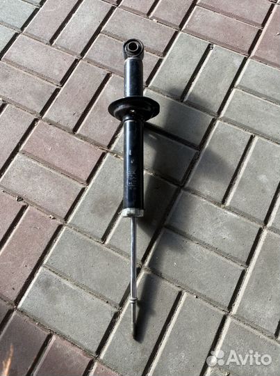 Стойка амортизатора