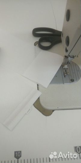 Швейная машинка промышленная, со столом