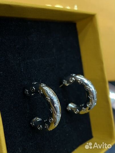 Серьги Louis Vuitton lux l