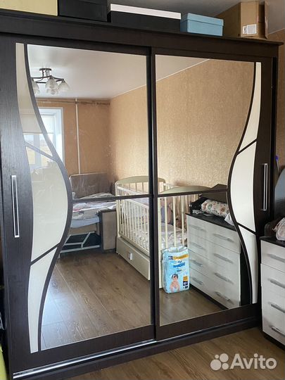 Шкаф купе с зеркалом