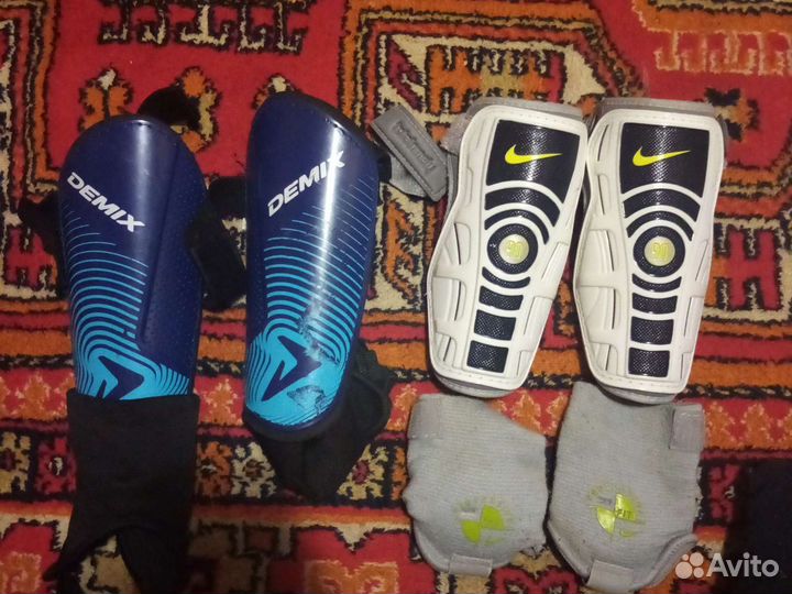 Футбольные щитки