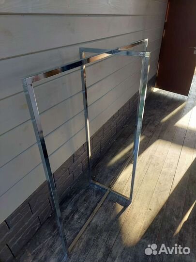 Вешало для одежды островное